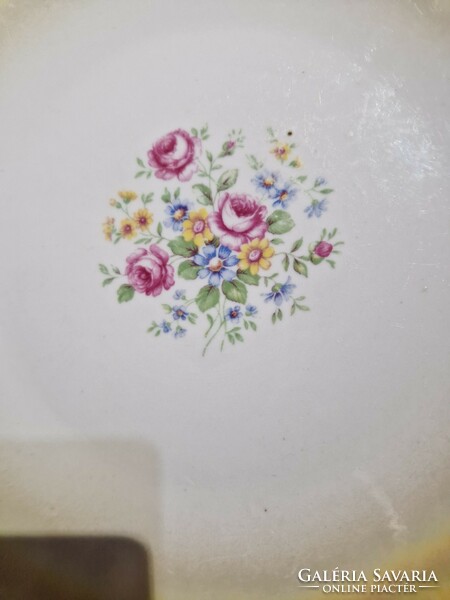 Kőbányai porcelán virágos színes irizzáló tányér