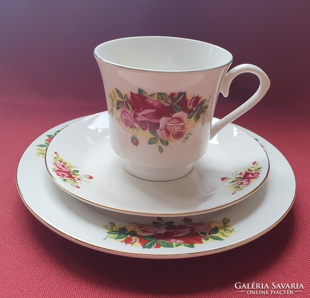 Bugor porcelán reggeliző szett csésze csészealj kistányér kávés teás virág mintával