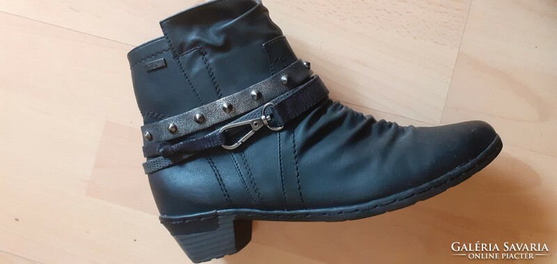 Ankle boots in mint condition. 38-As.