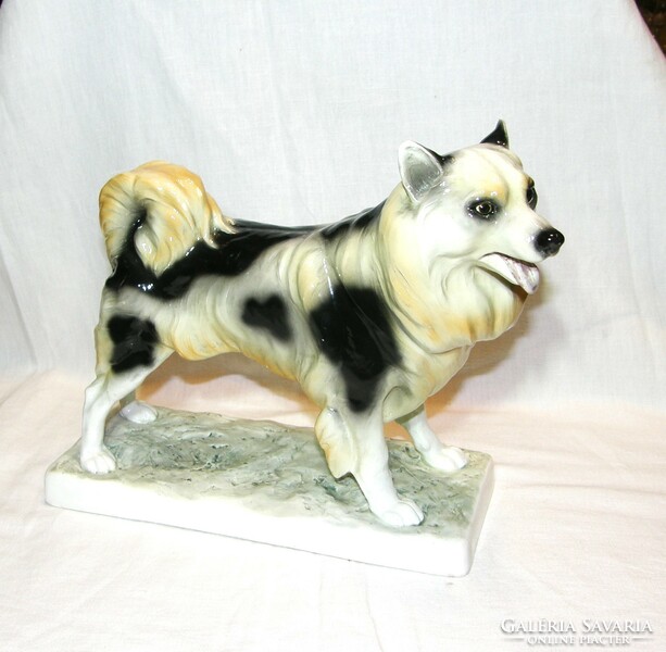 Goldscheider Vienna faience dog designed by beaume