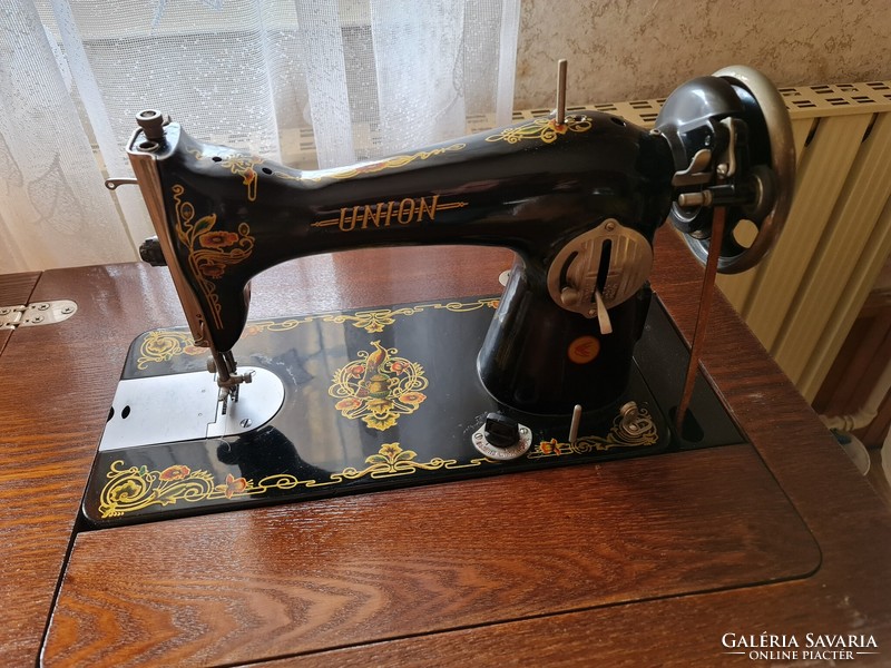 Union foot-operated sewing machine