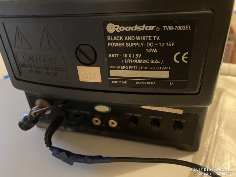 Roadstar TVM-7003EL kis feketefehér tv