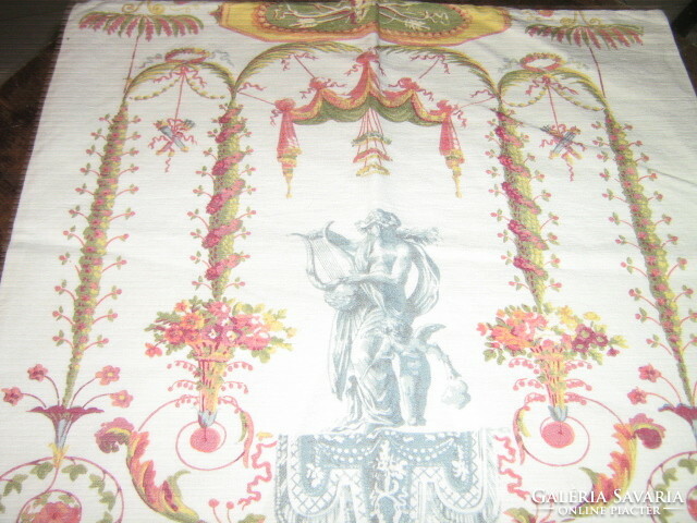 Wonderful vintage style baroque patterned pillowcase