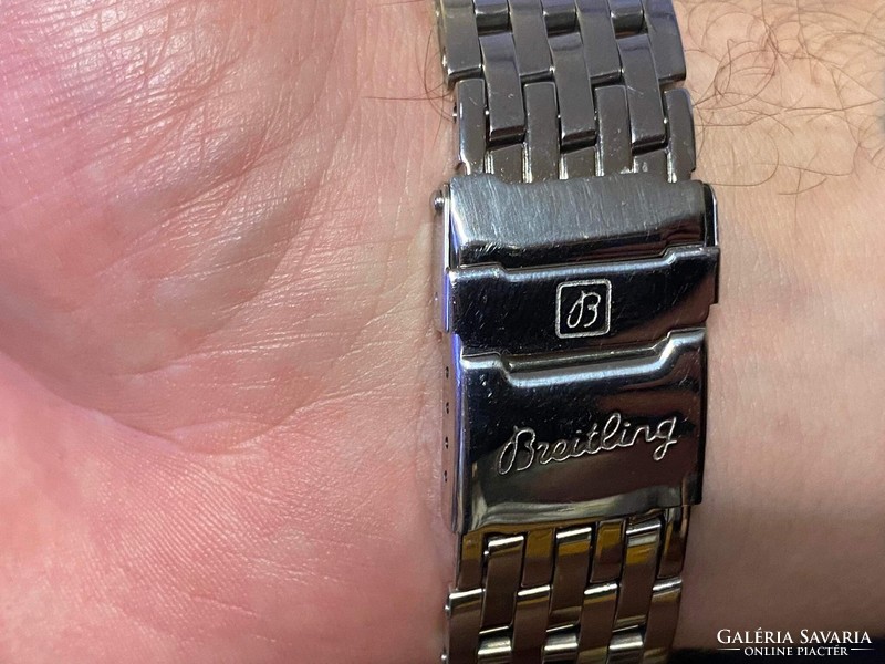 Breitling navitimer replica watch.