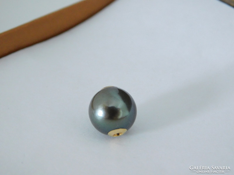 Tahitian pearl pendant with 18k gold edges au750