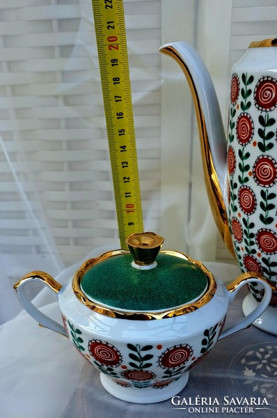 Valosinü, this is a Russian miracle tea set for 2 people!