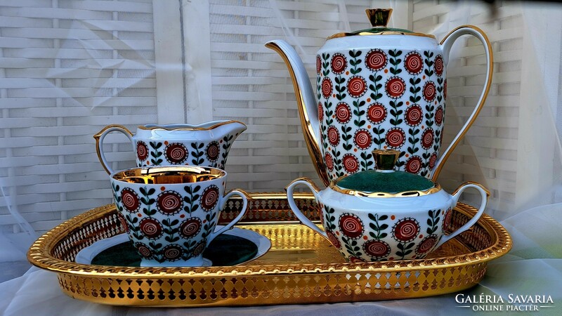 Valosinü, this is a Russian miracle tea set for 2 people!