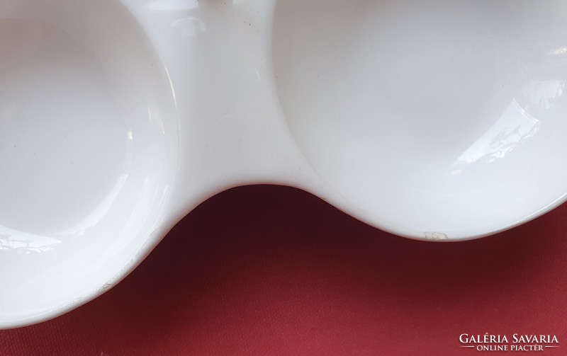 Fehér porcelán asztalközép vendégváró kínáló