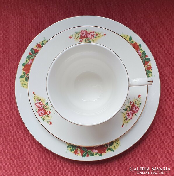 Bugor porcelán reggeliző szett csésze csészealj kistányér kávés teás virág mintával
