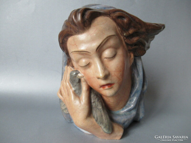 Imre Kovács Turáni (1910-1975): lady with a dove, small sculpture