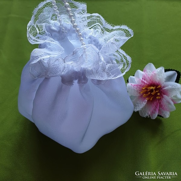 ESKÜVŐ MSZ04 - Menyasszonyi szütyő, tatyó csipkés szélű fehér szatén