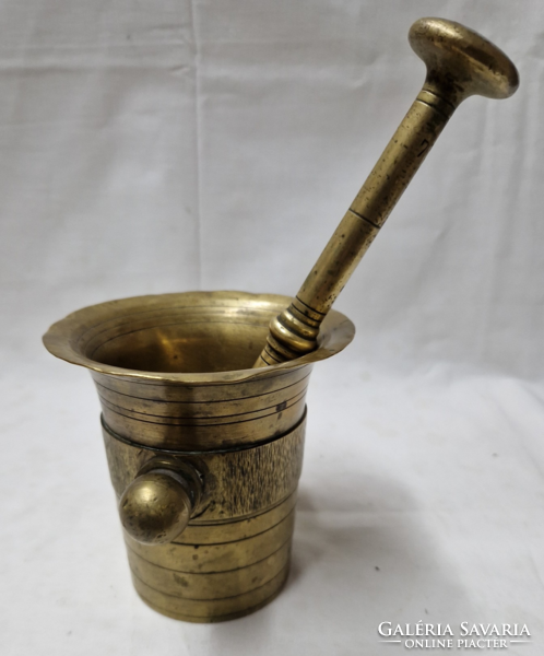 Antique copper mortar with pestle 1732 g. 11.5 cm.