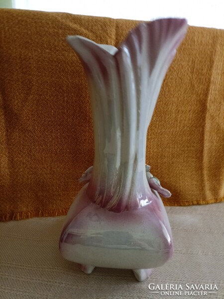 Porcelain vase with plastic flower decoration HUF 8,000