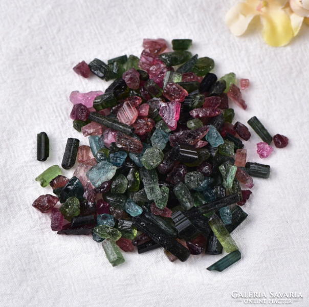 Vivid colored raw tourmalines - 50g