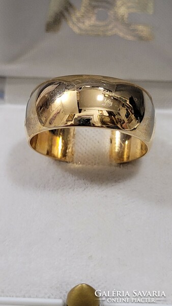 (18) 14 K arany jegygyűrű, karika gyűrű 8,21 g