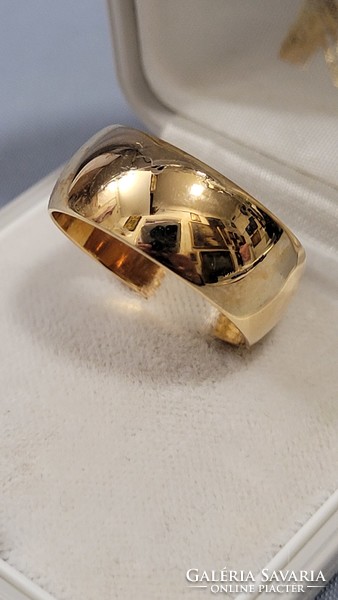 (18) 14 K arany jegygyűrű, karika gyűrű 8,21 g