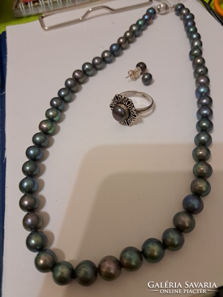 Cultured black pearl set