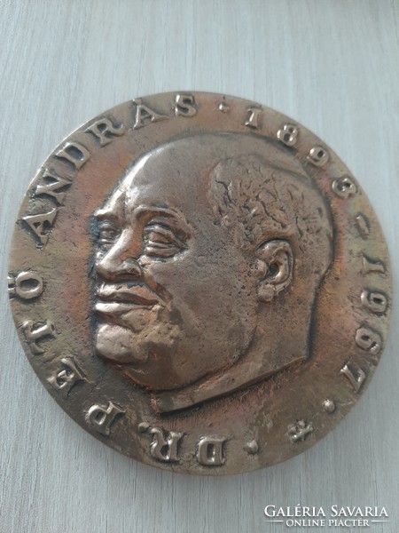 DR Pető András 1893 - 1967 bronz vagy réz nag yméretű emlék plaket jelzett 10,5 cm saját dobozában