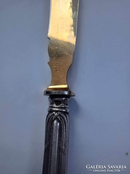 Monogrammos-jelzett ezüst nyelű kés