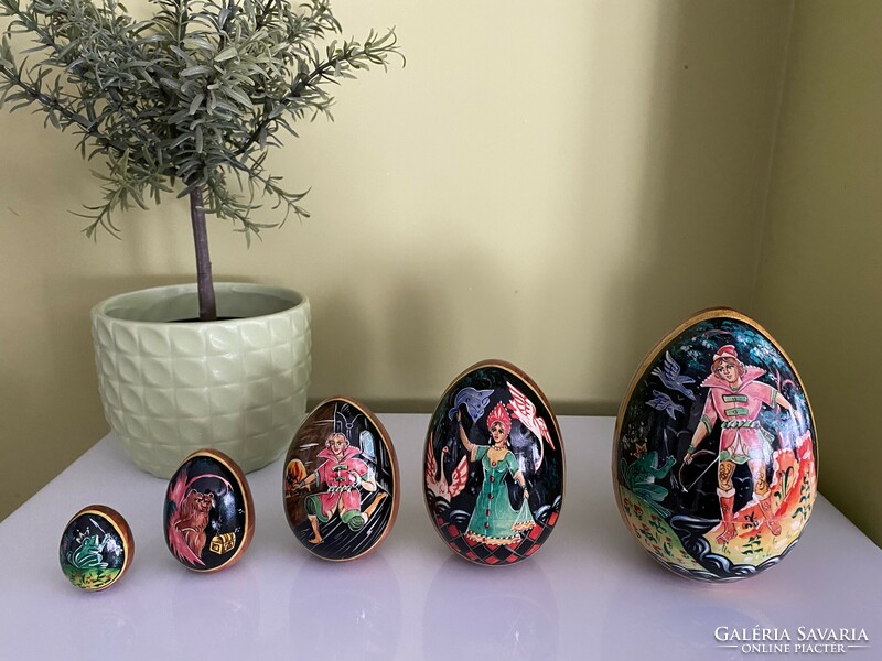 Hand-painted Russian lacquer wooden egg, matryoshka, matryoshka-like