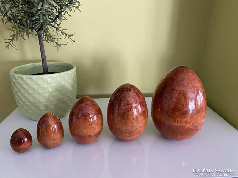 Hand-painted Russian lacquer wooden egg, matryoshka, matryoshka-like