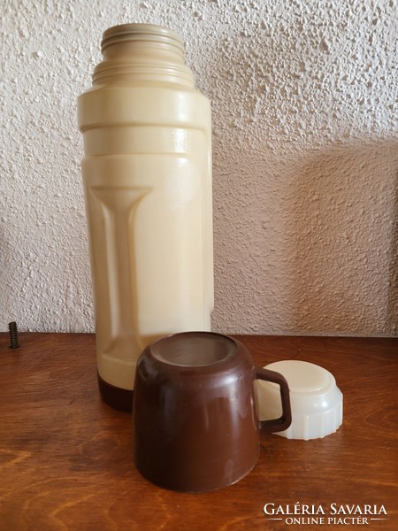 Retro thermos_plastic