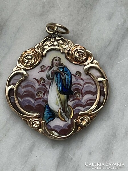 Antique 14 kr. Fire enamel Mary pendant in a rosy, beautifully crafted frame.