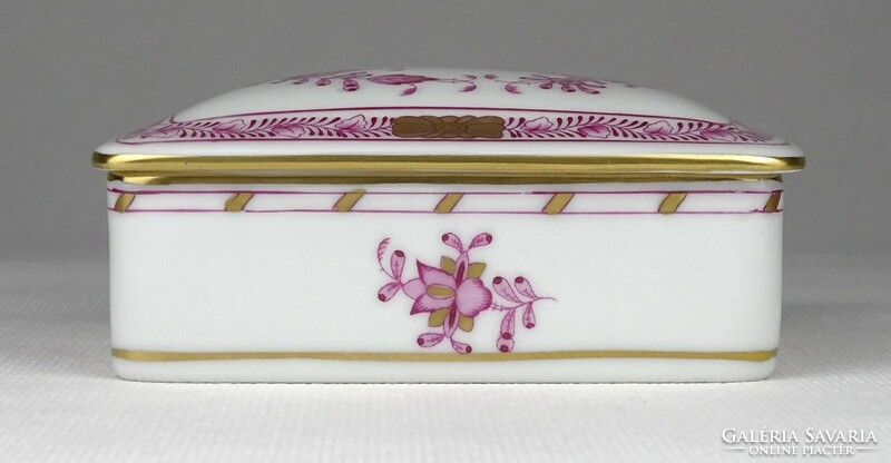 1Q679 Herend porcelain bonbonier with purple Indian basket pattern