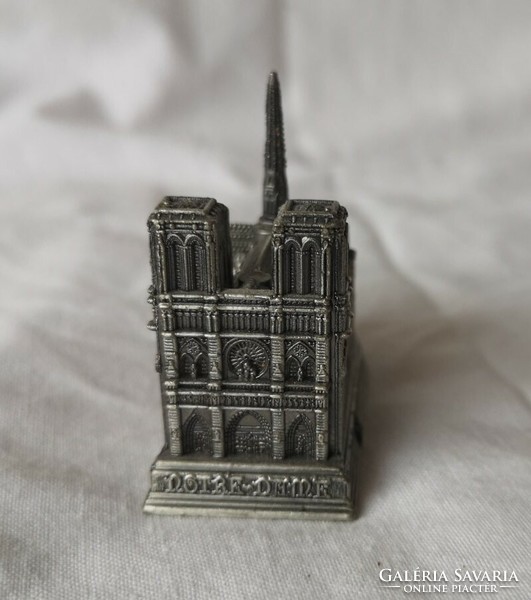 Notre Dame templom fém 4 cm