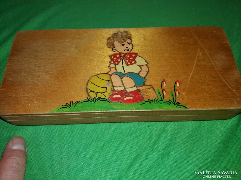 Old school single-space ball sitting little boy decorative painted wooden pen holder 23 x 5 x 9 cm as shown in the pictures