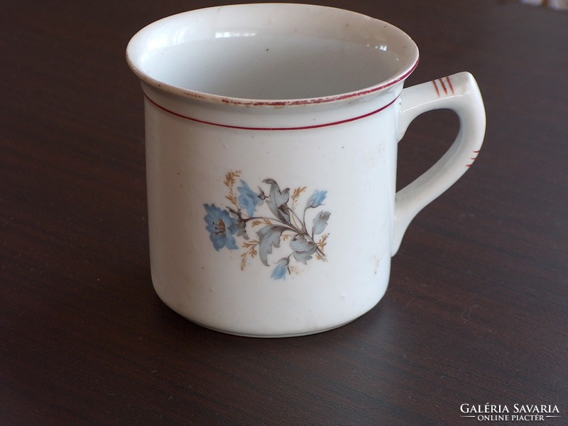 Large, thick-walled, heavy mug with old raven house flowers