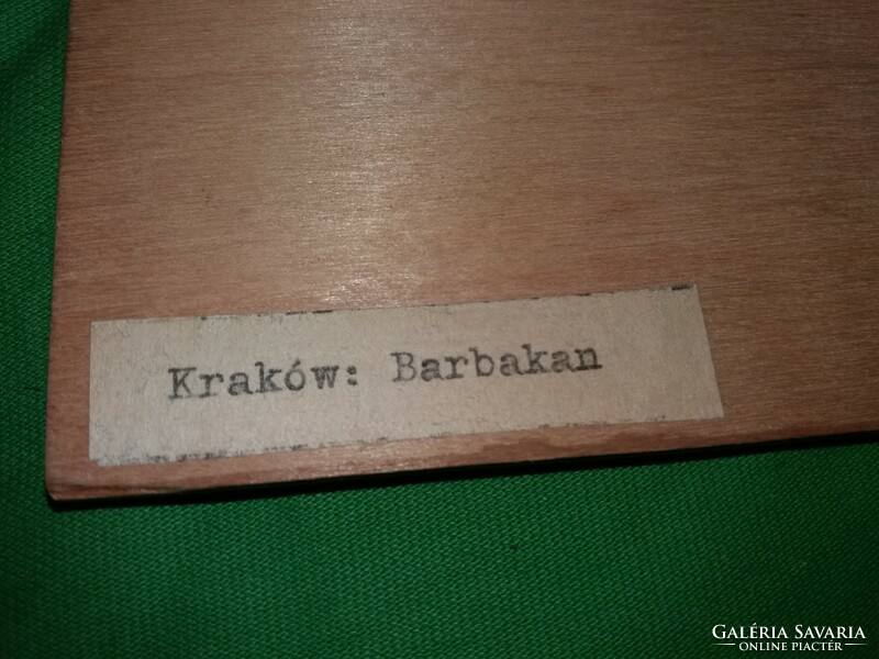 1975. Krakkó-BARBAKAN fára égetett +D hatású falikép utazási emlék szuvenír 20x16cm a képek szerint