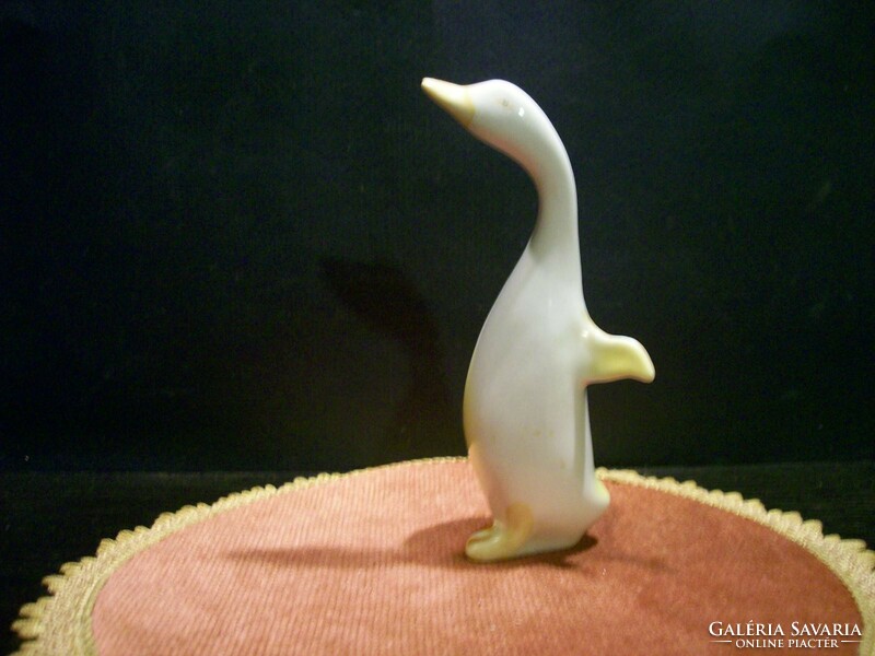 Crowhouse duck figure