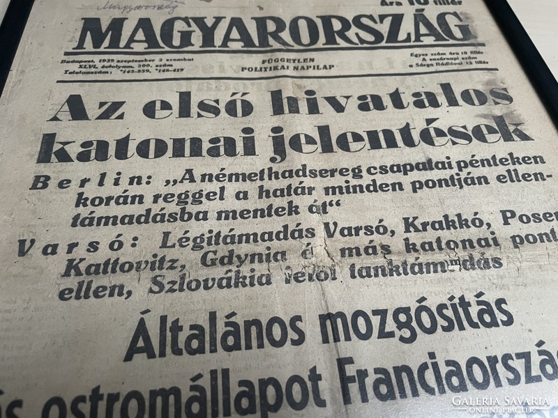 1939 szeptember 2., a második világháború kitörésének másnapja, keretezett újság
