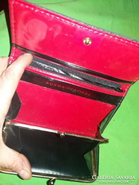 Retro multi-compartment 20 x 10 factory-worn black-red leather wallet as shown in the pictures