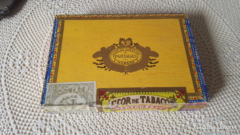 Kubai "Flor de Tabacos de Partagas Habana" szivaros doboz