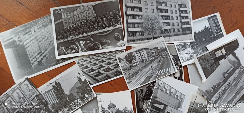 Sok erdélyi régi fotó, városképek (papírnagyítás) az 1960-as évekből (jellemzően Nagyvárad).