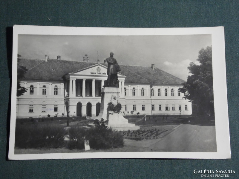 Képeslap, Makó, tanácsháza, Kossuth szobor emlékmű, látkép, 1954