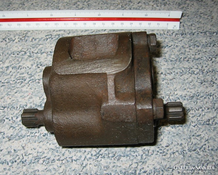 2. Gear pump from a Vh German tank engine