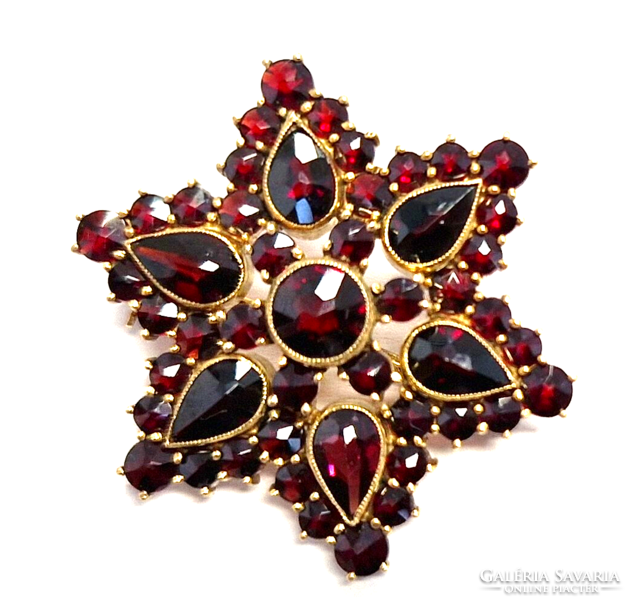 Garnet brooch pin, star flower motif