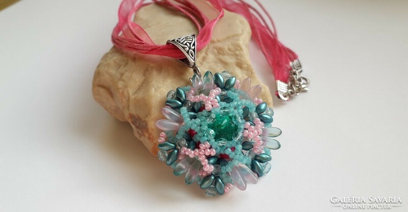 Charming spring pendant with necklace