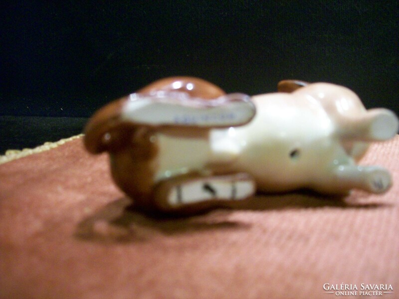 Aqvincum dachshund figure. 7 cm high, 12/4 cm