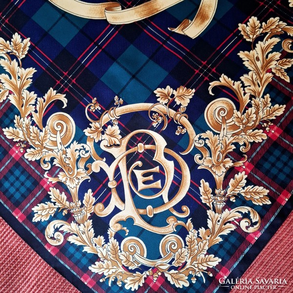 Beautiful silk scarf, elegant pattern, English design (large)