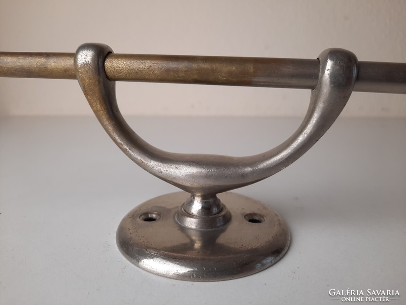 Art deco toilet tank pull handle