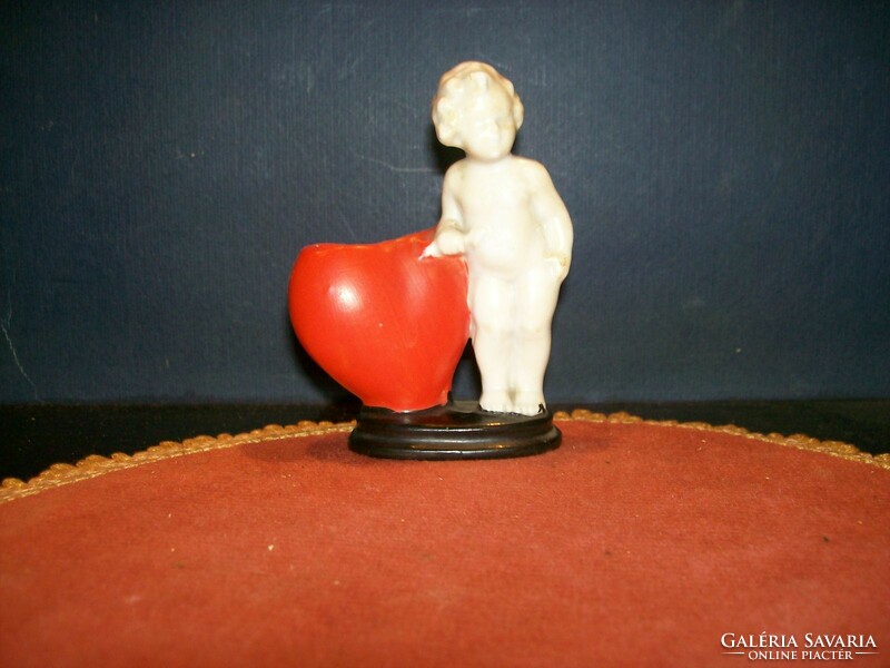 Love figure 9 cm high