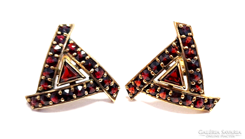 Garnet triangle earrings