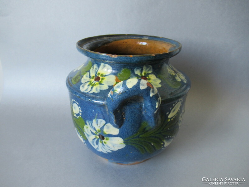 Antique earthenware soup pot (zilah)