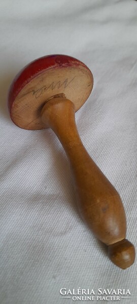 Old little hitchhiking wooden mushroom 4x9cm