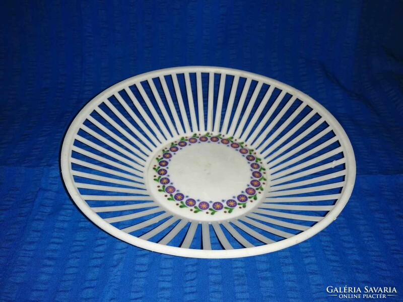 Retro plastic fruit or bread basket (a9)