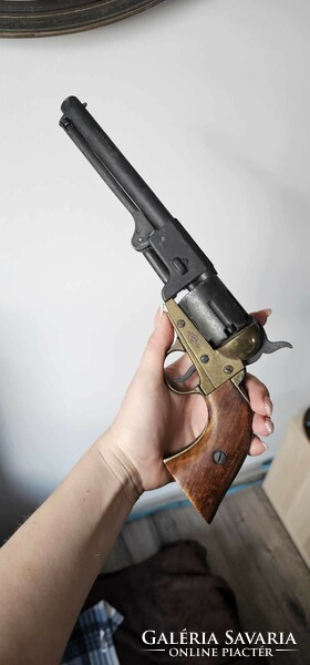 Civil War front-loading revolver replica Spanish decorative weapon